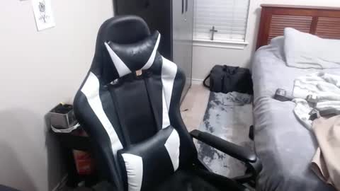 Snapshot of elevatetlb chatting on September 27, 5:05 am Walker online show from September 27, 5:05 am