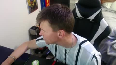 Snapshot of elevatetlb chatting on September 19, 4:27 am Walker online show from September 19, 4:27 am