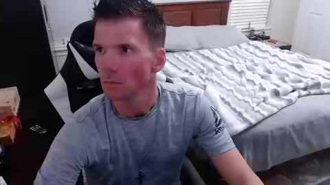 Snapshot of elevatetlb chatting on October 10, 2:28 am Walker online show from October 10, 2:28 am