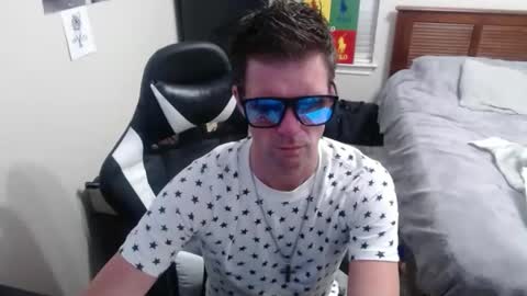 Snapshot of elevatetlb chatting on September 25, 3:13 am Walker online show from September 25, 3:13 am