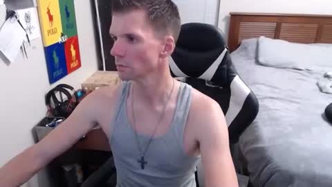 Snapshot of elevatetlb chatting on October 14, 4:37 am Walker online show from October 14, 4:37 am