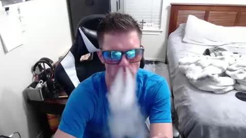 Snapshot of elevatetlb chatting on October 6, 1:34 am Walker online show from October 6, 1:34 am