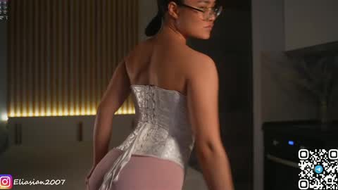 Eli  online show from April 8, 3:26 pm