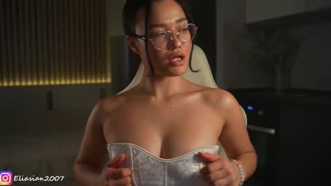 Eli  online show from March 27, 1:34 pm