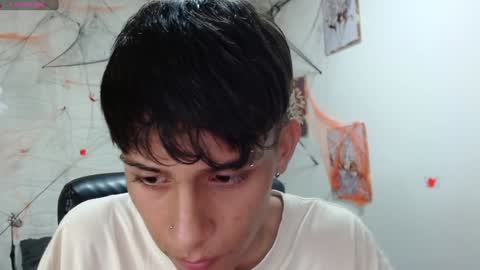 E L I A S online show from December 6, 7:15 am