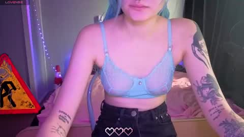 elieiza_xo online show from July 21, 9:11 am