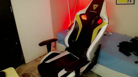 bby-santy online show from November 12, 12:18 pm