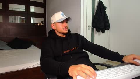 ElijahThorne online show from February 9, 5:44 am