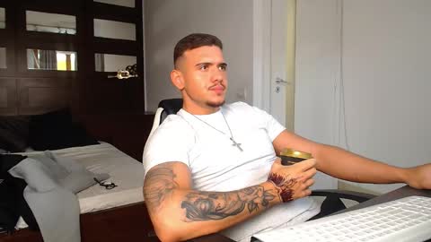 ElijahThorne online show from February 4, 9:46 am