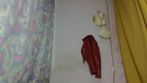 elina981 online show from April 7, 6:43 pm