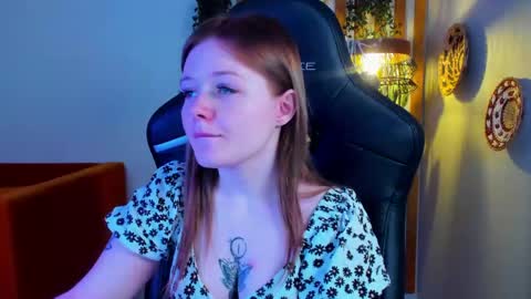 elinavale online show from June 7, 5:18 pm