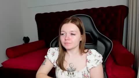 elinavale online show from June 9, 1:39 am