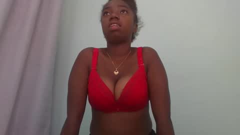 elisa821456 online show from March 5, 11:19 am