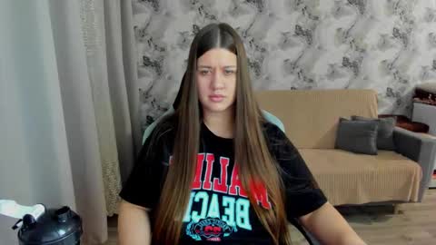 Snapshot of elisa_kollin chatting on October 7, 12:23 pm Aletta Oushen online show from October 7, 12:23 pm