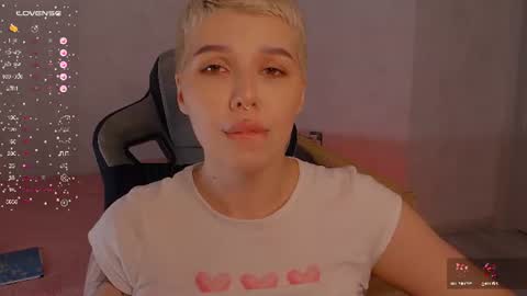elise_day online show from June 25, 2:11 pm