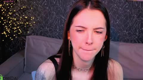 Elise online show from May 12, 5:22 pm