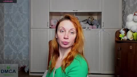 Snapshot of elisefoxy chatting on February 19, 6:22 am Elise online show from February 19, 6:22 am