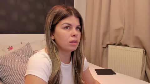 Elly online show from March 24, 9:32 pm