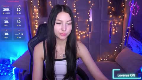 elisevelour online show from February 25, 2:09 pm