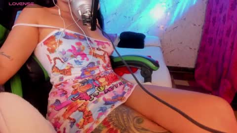 E L I S S A online show from April 11, 7:45 am