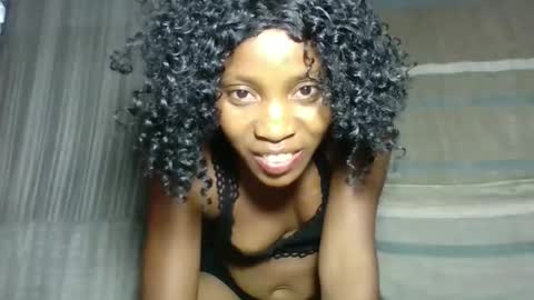 elita12010 online show from April 4, 9:00 pm