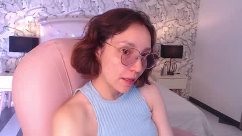 Eliza online show from November 18, 7:28 pm