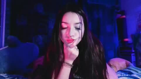 Elizabeth online show from February 9, 9:39 pm