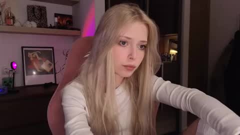 Elizabeth online show from March 17, 4:01 pm