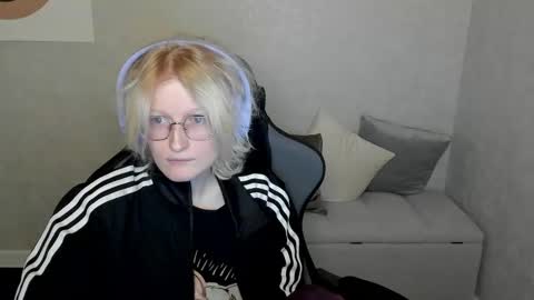 Elizabeth online show from September 9, 1:27 am