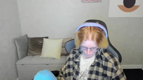 Elizabeth online show from September 23, 1:54 am