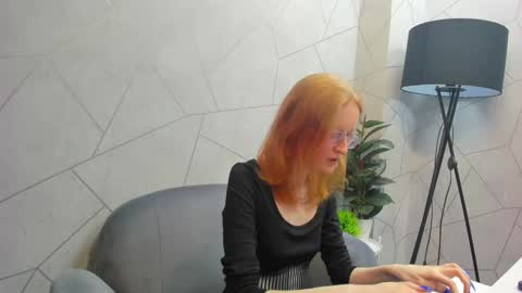 Elizabeth online show from February 27, 9:07 am