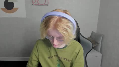 Elizabeth online show from September 16, 1:18 am