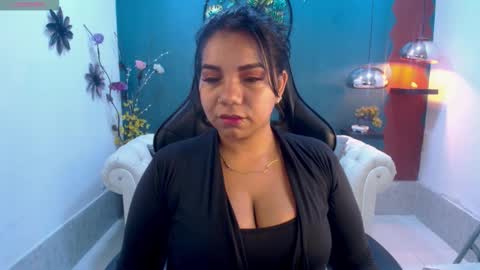 Elizabeth  online show from March 16, 11:25 am