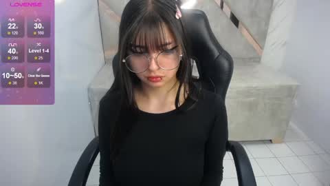 Elizabeth online show from April 13, 1:37 pm