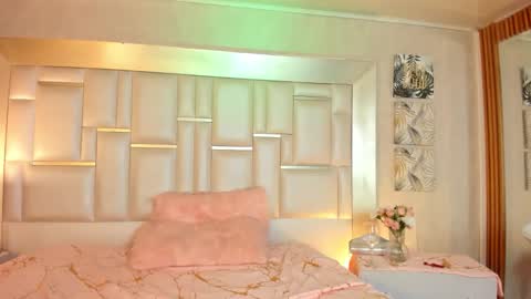 elizabth online show from November 28, 11:23 pm