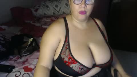 Snapshot of elizabethtaylor1 chatting on October 5, 6:04 pm Elizabeth online show from October 5, 6:04 pm