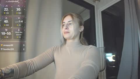 ella_vee online show from October 17, 3:10 am