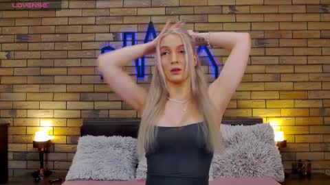 Ella online show from January 29, 7:22 pm