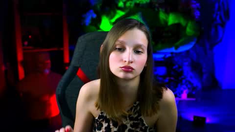 Ella online show from February 5, 1:47 pm