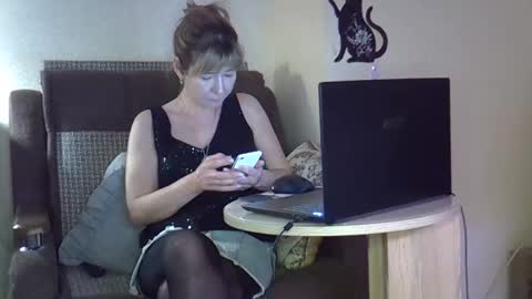 ellajohnsonx online show from February 21, 10:40 am