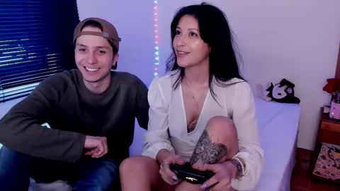 Snapshot of ellancain chatting on October 28, 6:53 pm Ella and Cain online show from October 28, 6:53 pm