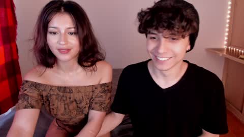 Snapshot of ellancain chatting on December 7, 7:38 pm Ella and Cain online show from December 7, 7:38 pm