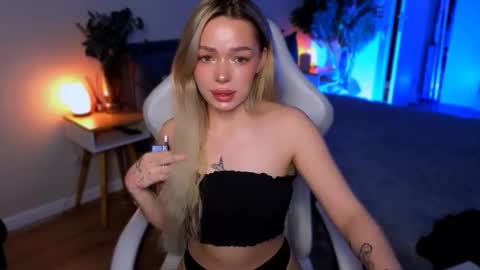 Ella online show from February 20, 7:43 am