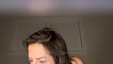 Snapshot of elle67 chatting on October 17, 6:06 am Elle67 online show from October 17, 6:06 am