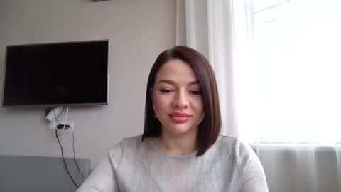 elle_hot_ online show from February 21, 8:28 am