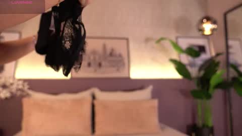 Elle Diane online show from December 22, 12:28 am