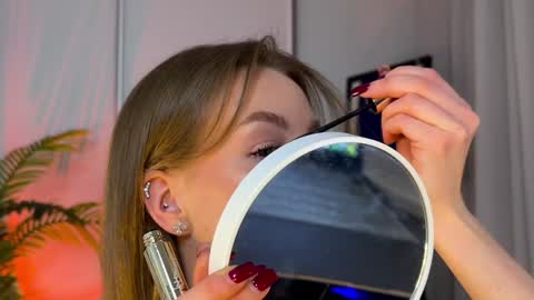 Snapshot of elli_harmon chatting on January 24, 3:34 pm Ellie  --- Ill see you either on Friday or Saturday and definitely on Sunday  online show from January 24, 3:34 pm