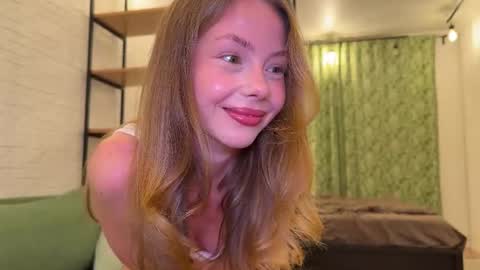 Snapshot of elli_harmon chatting on October 29, 3:36 pm Ellie  --- Ill see you either on Friday or Saturday and definitely on Sunday  online show from October 29, 3:36 pm