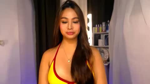 ellie online show from March 17, 12:15 am