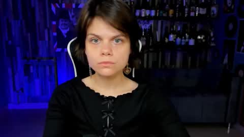 elliemurler online show from September 19, 9:02 am